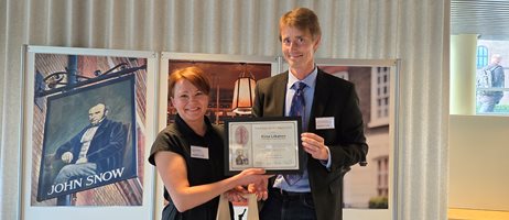 20240918 Daniel Overrækker Pump Handle Award Til RIINA LIIKANEN Lars Fischer