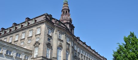 Christiansborg froeperspektiv COLOURBOX6895681.JPG