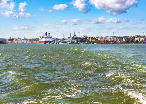 Helsingfors og grønt vand COLOURBOX24937245.jpg