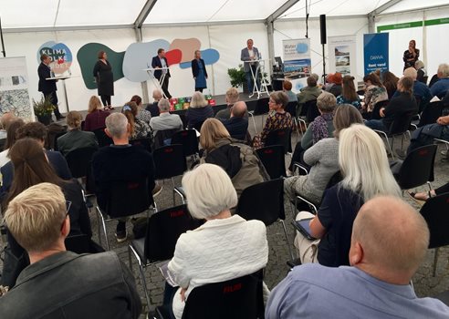 Panel og deltagere på Klimafolkemøde 4. september.jpg